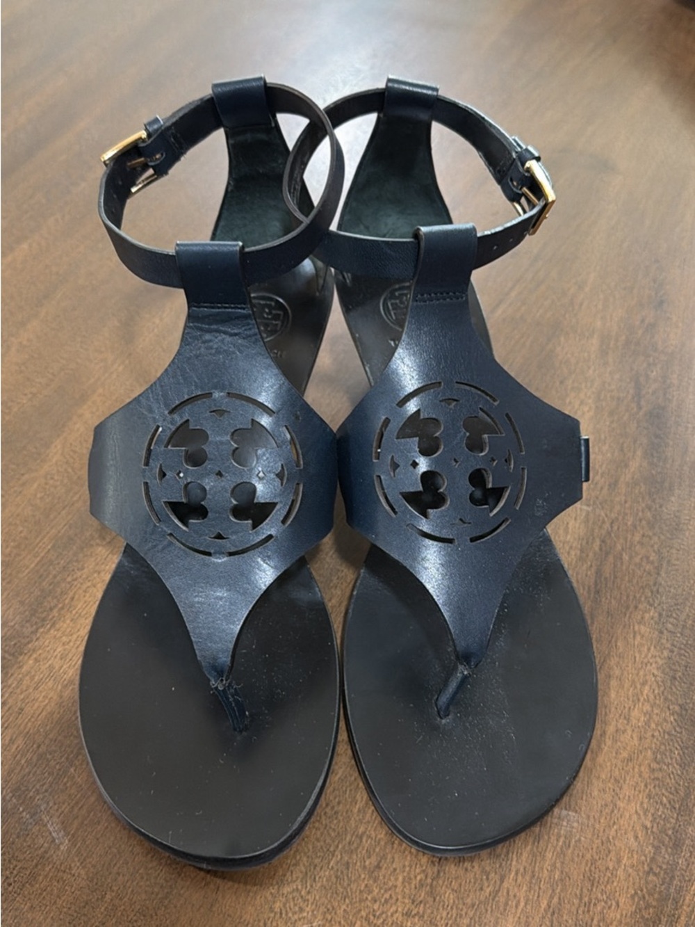 Tory Burch Black Logo Cutout Leather Thong Sandals